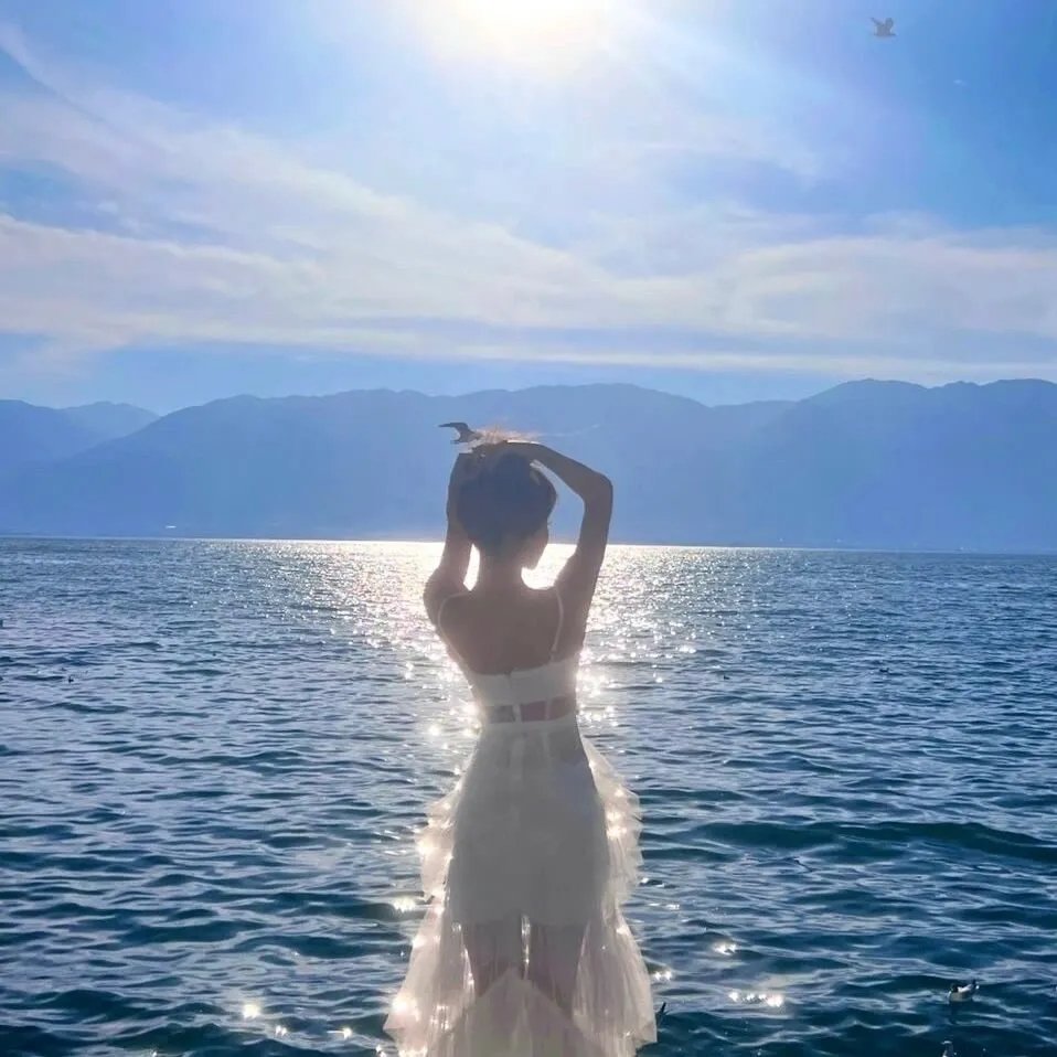 红鞋男子 海报